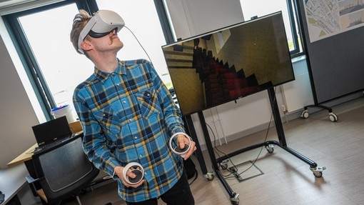 Student using a VR headset 