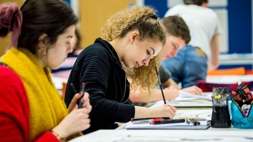 Illustration students in the studio