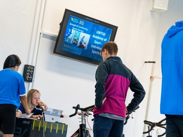 Students using the sports facilities 